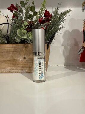 - New Alastin Resorative Eye treatment w/ trihex 0.5 oz